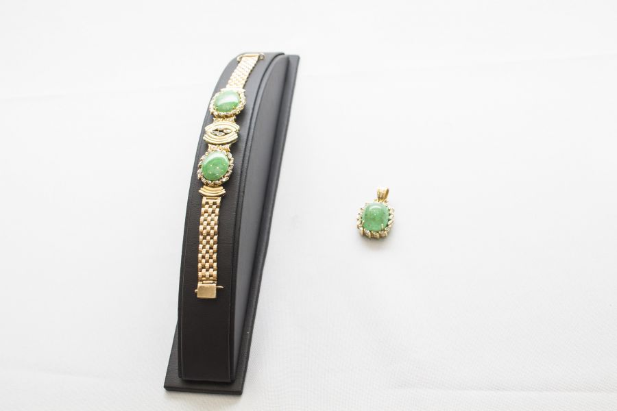 Pulsera y dije